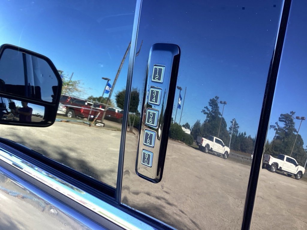 Used 2022 Ford F250 Platinum w/ FX4 Off-Road Package image 15