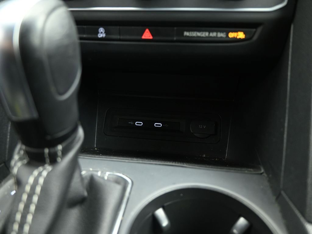 Used 2021 Volkswagen Atlas Cross Sport SE image 17