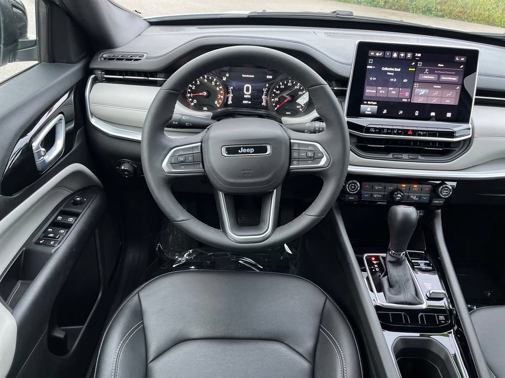 Used 2026 Jeep Compass Limited AWD/4WD image 18