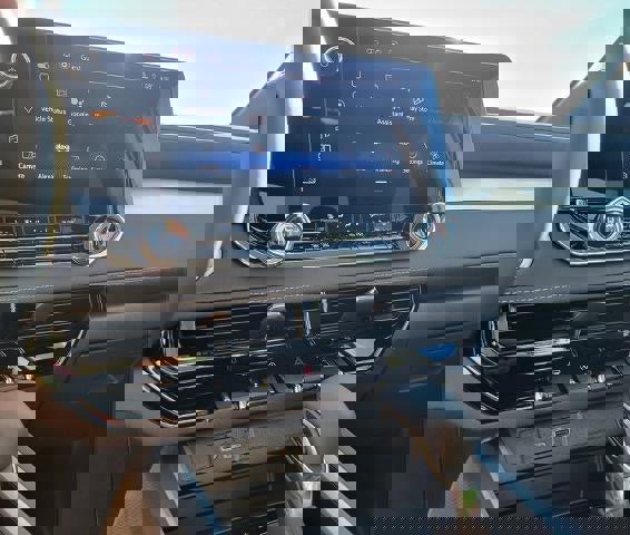 New 2025 Chevrolet Colorado LT w/ LT Convenience Package image 14