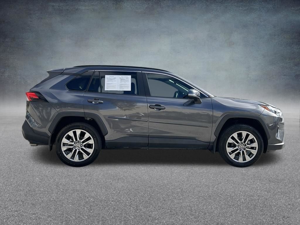 Used 2023 Toyota RAV4 XLE Premium image 4