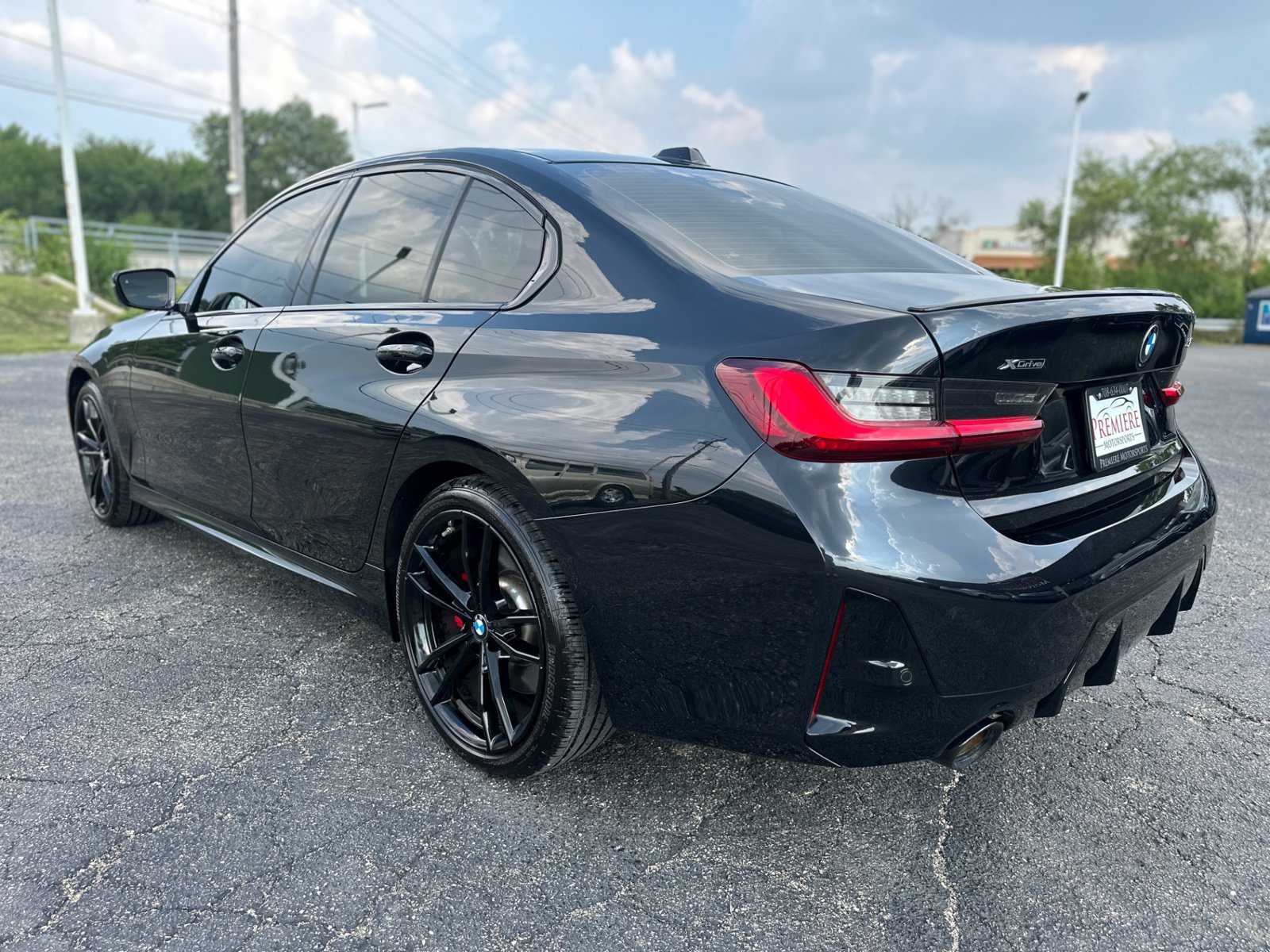 Used 2024 BMW 330i xDrive Sedan w/ M Sport Package AWD/4WD image 3