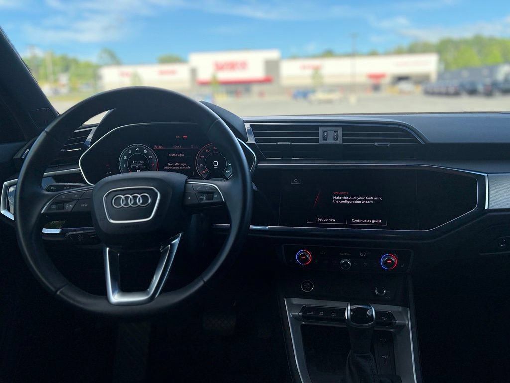 Used 2024 Audi Q3 2.0T Premium Plus w/ Premium Plus Package AWD/4WD image 12