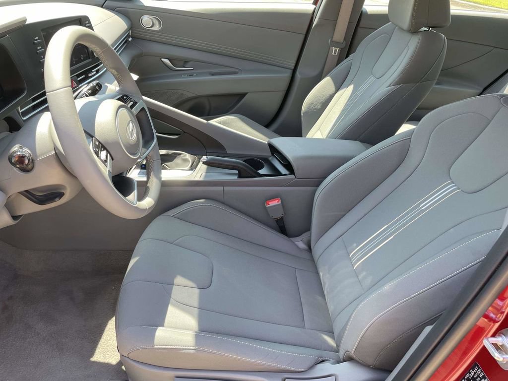 Used 2026 Hyundai Elantra Sport FWD image 13