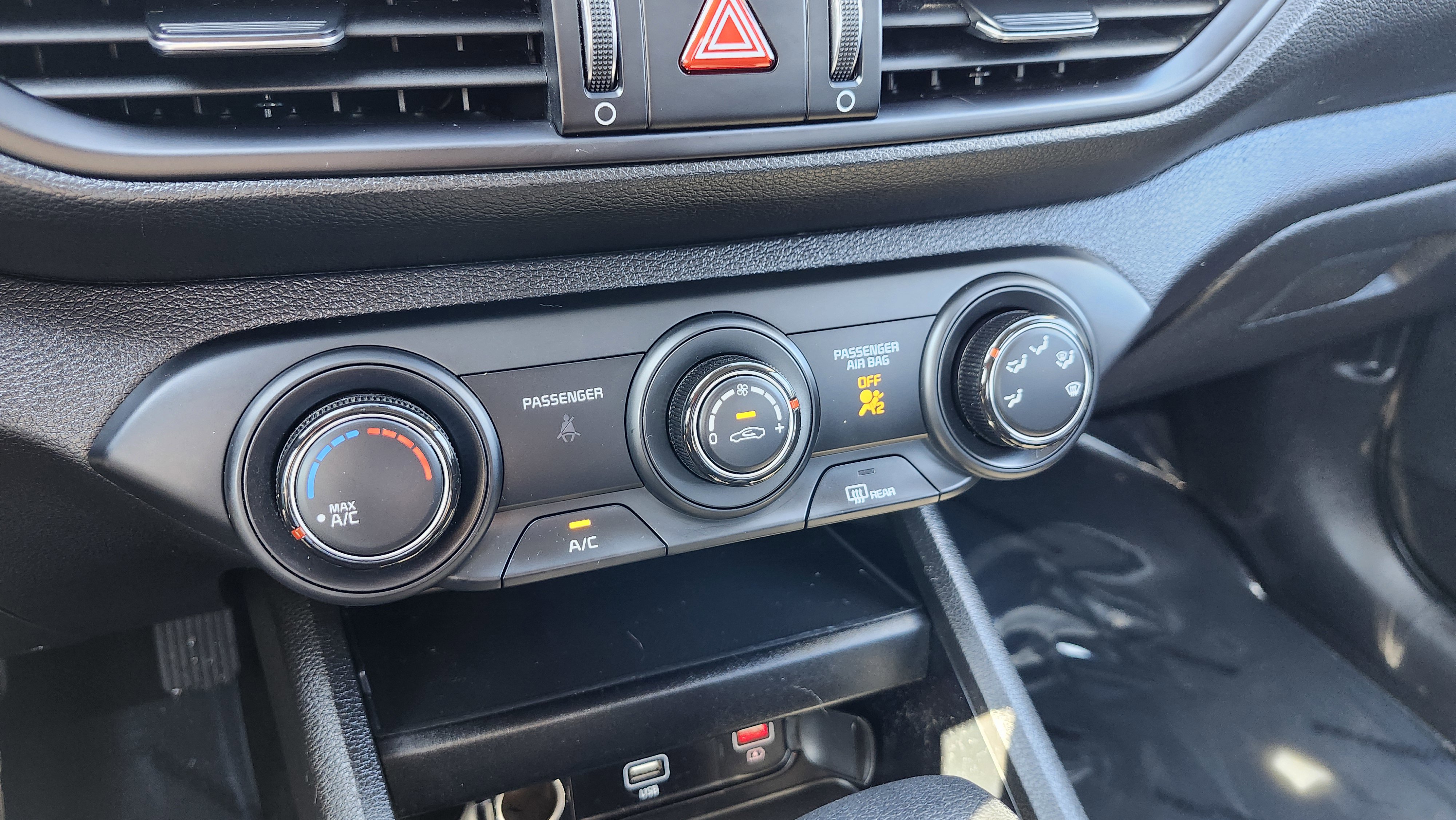 Used 2024 Kia Forte LX image 28