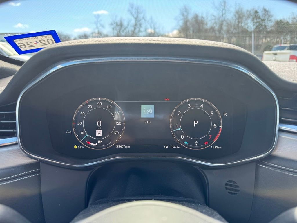 Used 2025 Jaguar F-PACE R-Dynamic S image 11