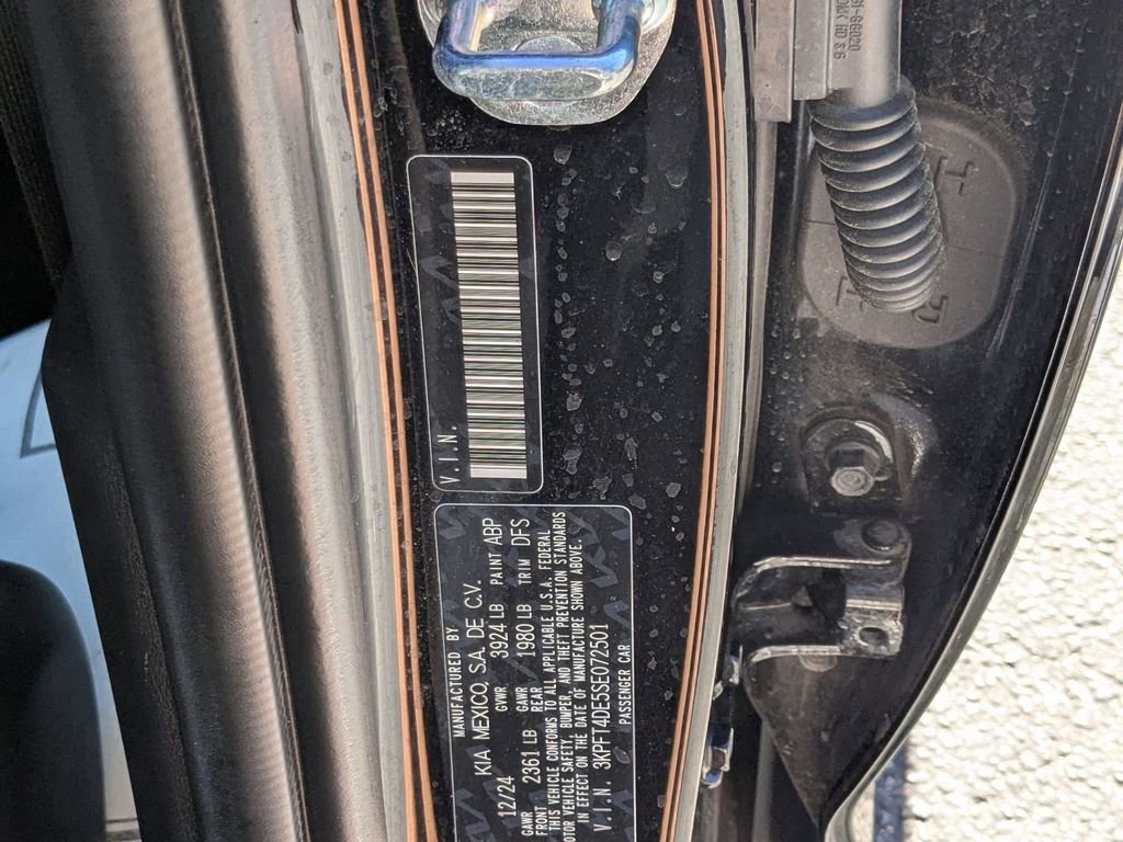 Used 2025 Kia K4 LXS image 31