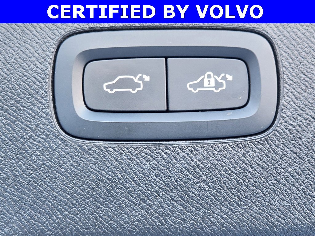Used 2023 Volvo XC90 B5 Plus image 33