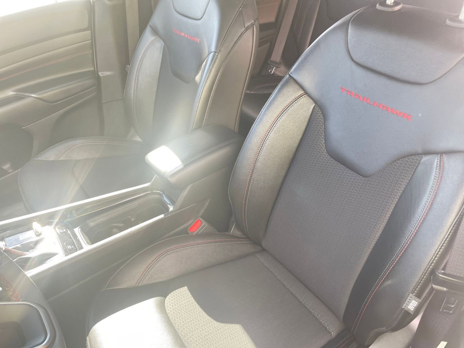 Used 2025 Jeep Compass Trailhawk image 36