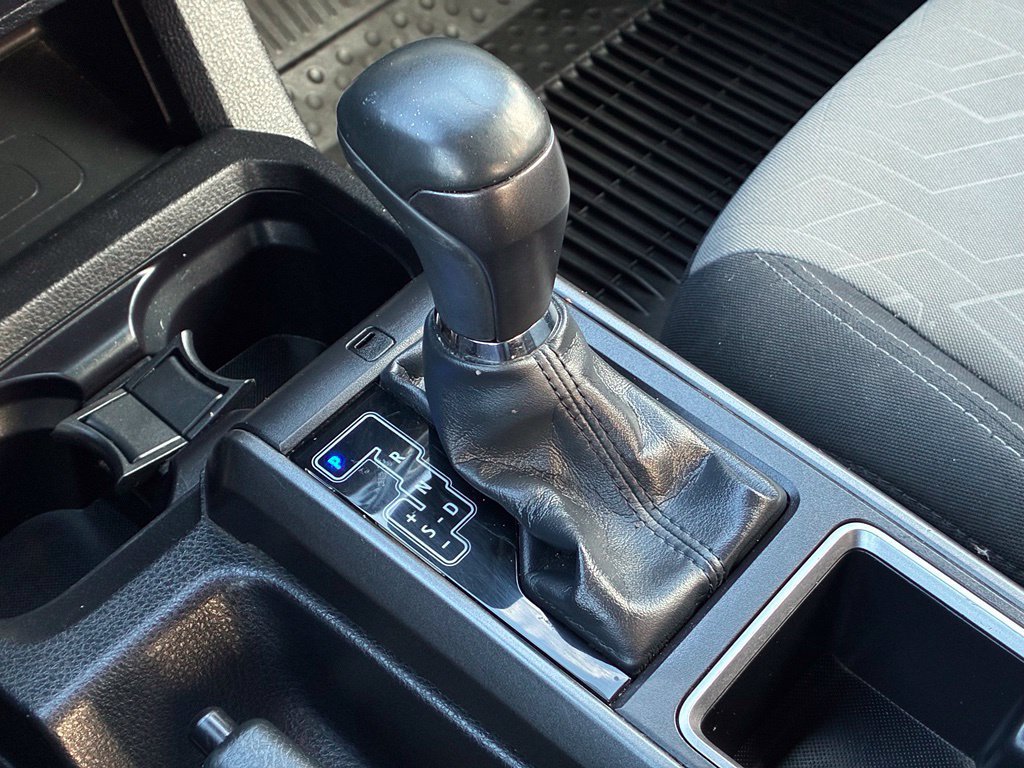 Used 2022 Toyota Tacoma TRD Off-Road AWD/4WD image 26
