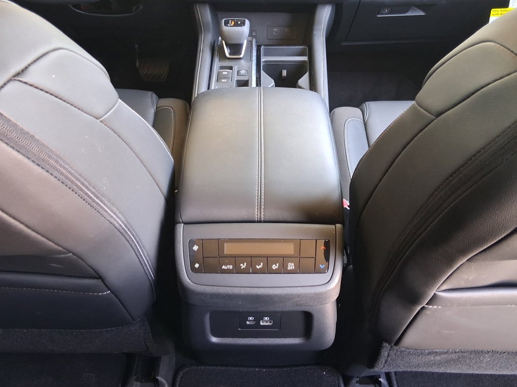 Used 2025 Nissan Pathfinder SL FWD image 23