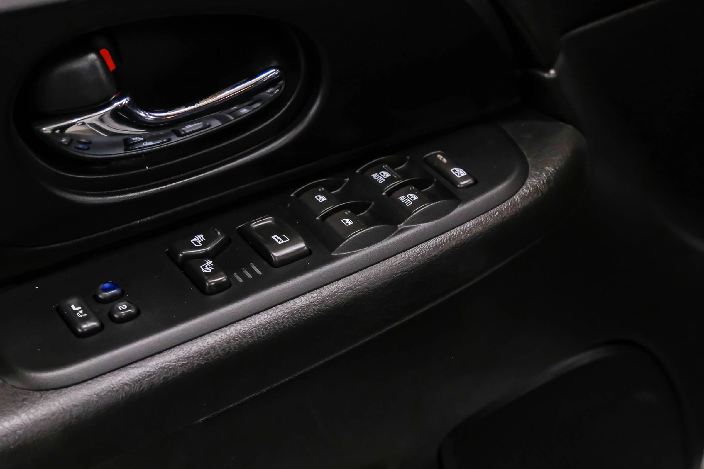 Used 2009 GMC Envoy Denali w/ Sun And 6-Disc Cd Package AWD/4WD image 39