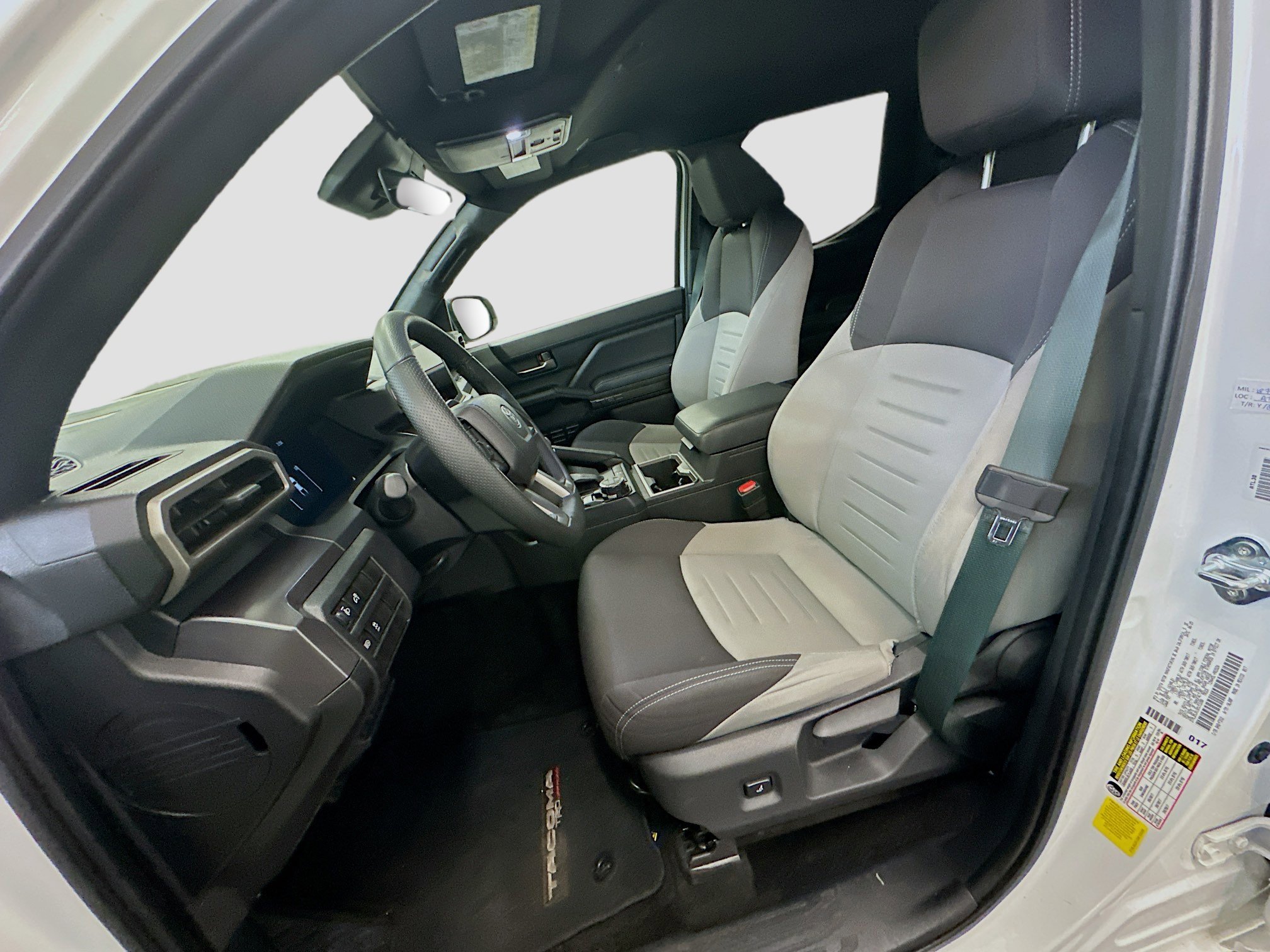 Used 2025 Toyota Tacoma TRD Off-Road image 13