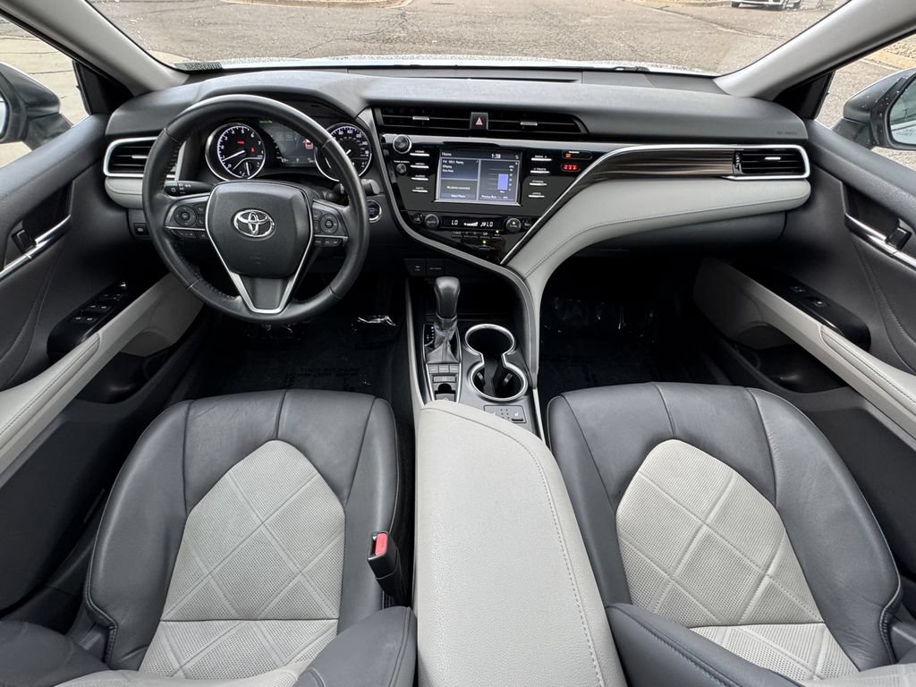Used 2018 Toyota Camry XLE FWD image 36