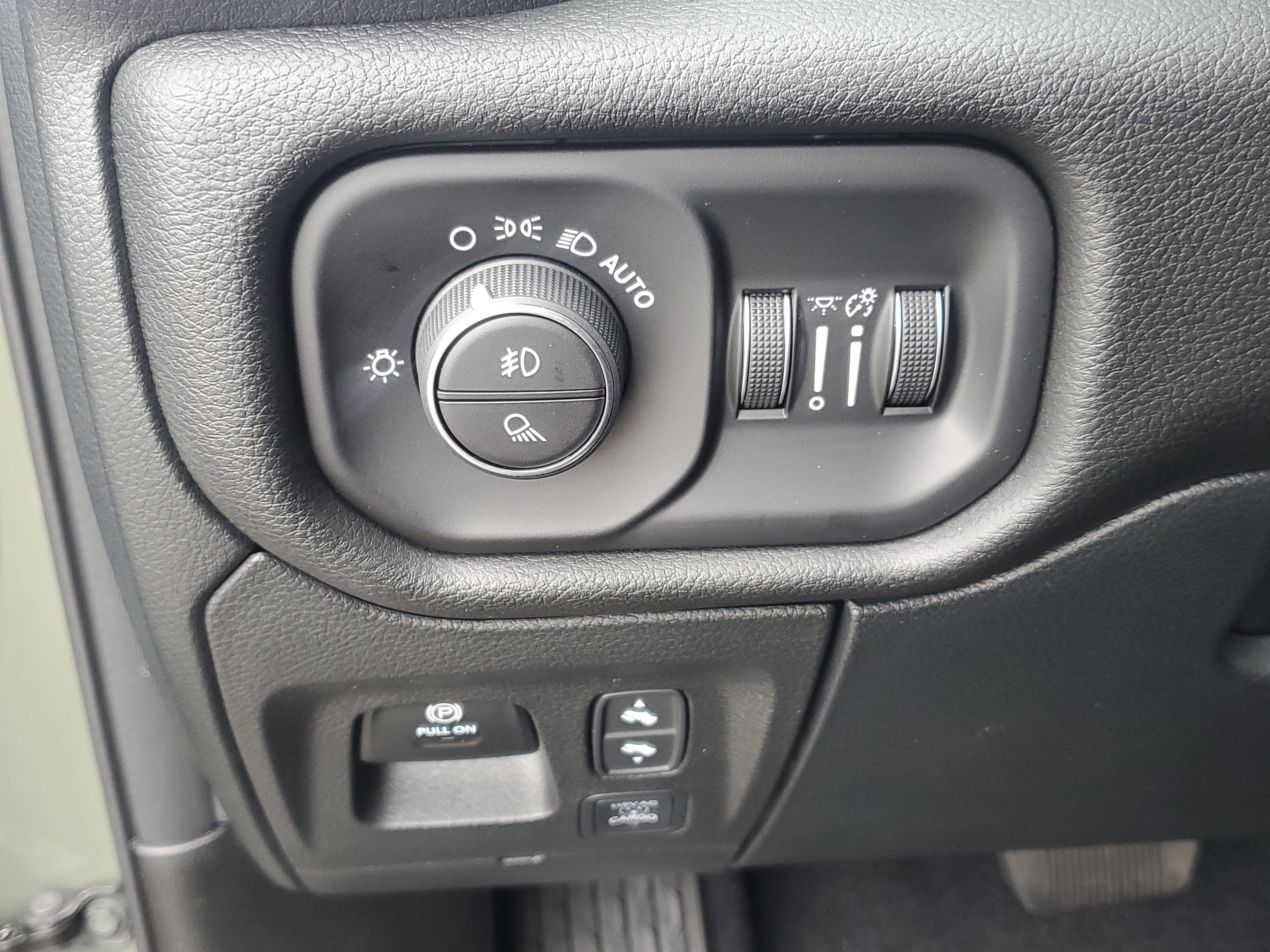 Used 2026 RAM 1500 Laramie w/ Night Edition image 29