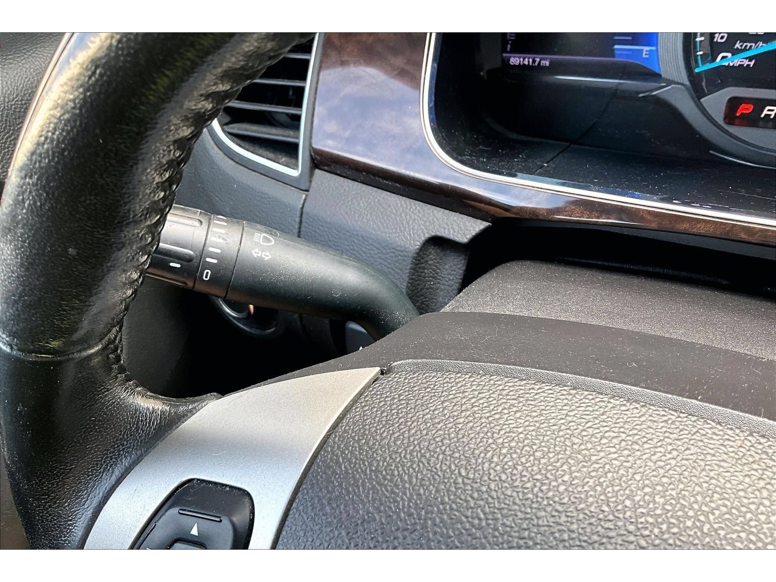 Used 2013 Ford Taurus Limited FWD image 20