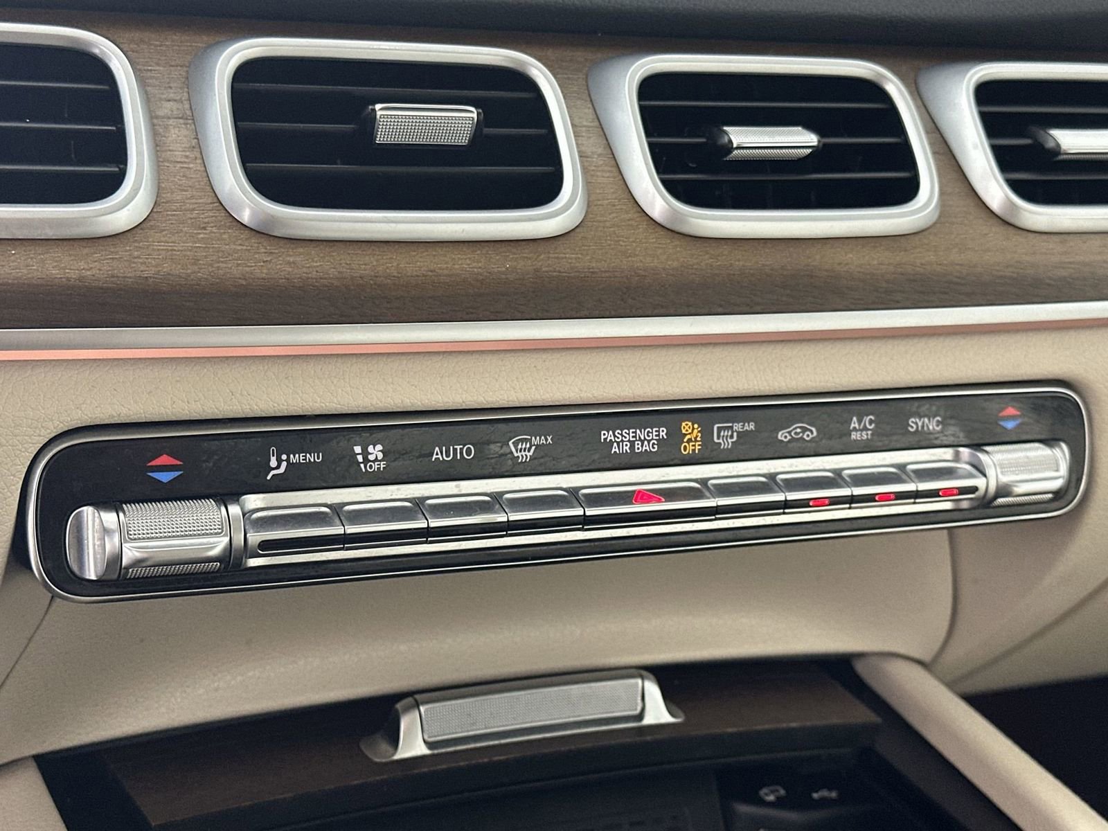 Used 2020 Mercedes-Benz GLE 350 w/ Premium Package image 19
