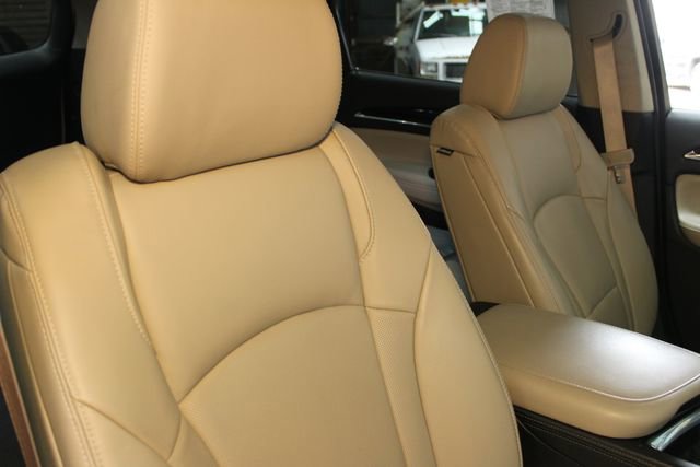 Used 2019 Buick Enclave Essence w/ Sun And Navigation Package image 11