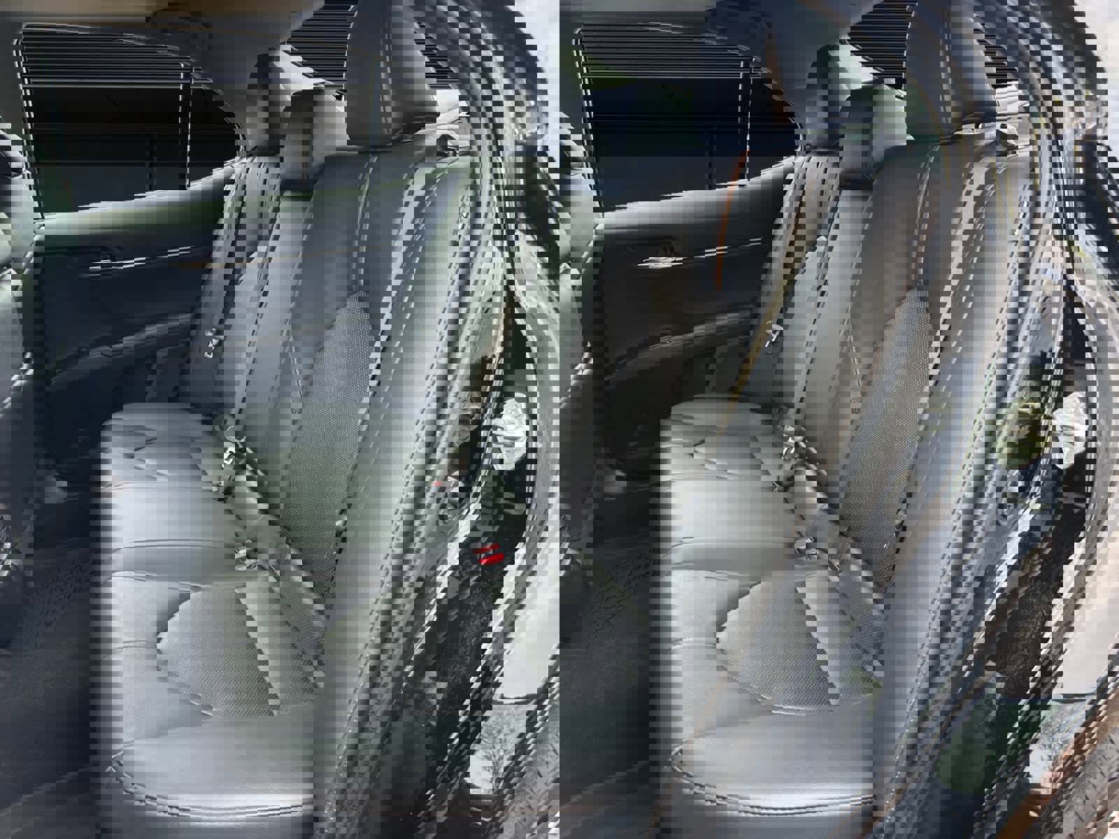 Used 2020 Toyota Camry XLE image 16