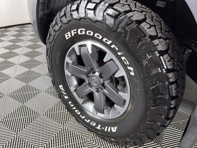 Used 2020 Nissan Frontier PRO-4X w/ Pro-4x Utility Package AWD/4WD image 13