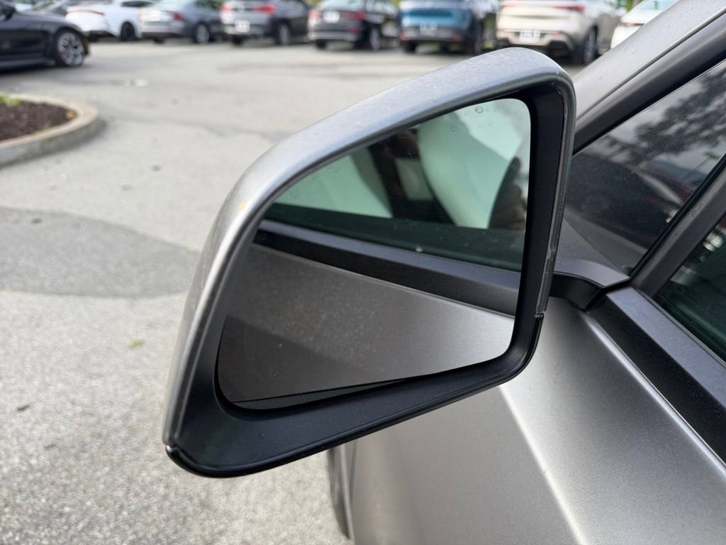 Used 2020 Tesla Model Y Long Range image 34