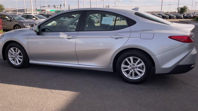 Used 2026 Toyota Camry LE FWD image 7