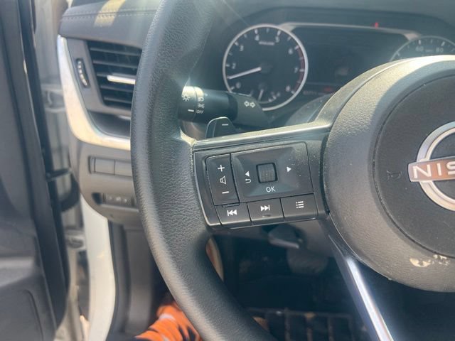 Used 2024 Nissan Rogue SV FWD image 13