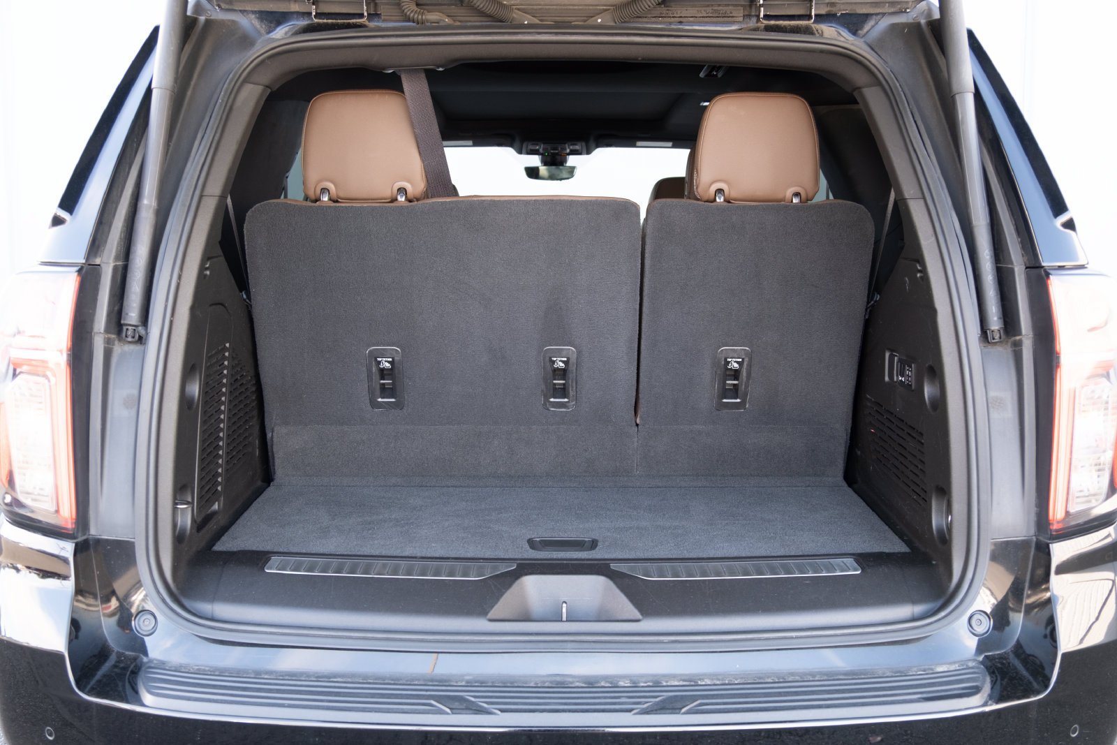 Used 2021 Chevrolet Tahoe High Country AWD/4WD image 26