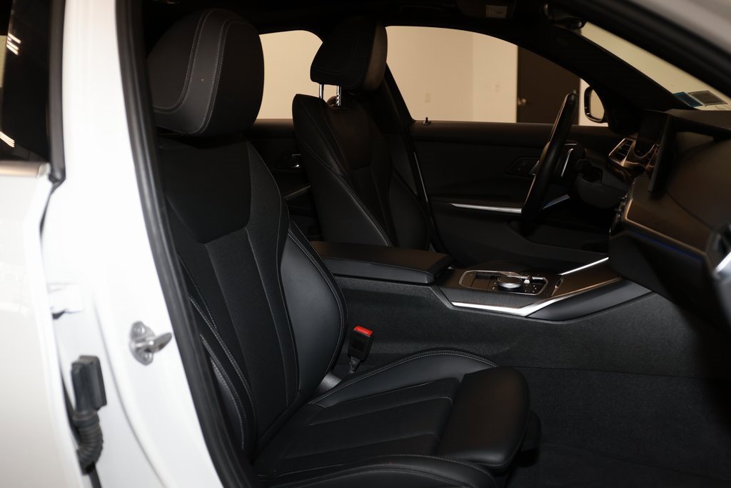 Used 2024 BMW 330i xDrive 330i xDrive image 17