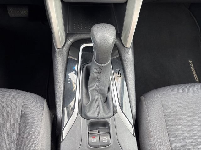 Used 2025 Toyota Corolla Cross LE AWD/4WD image 27