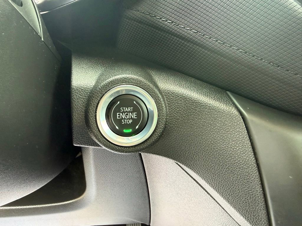 Used 2023 Chevrolet TrailBlazer LT w/ Convenience Package FWD image 32