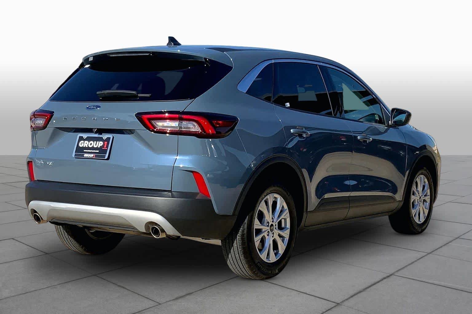 Used 2024 Ford Escape Active w/ Cold Weather Package FWD image 12