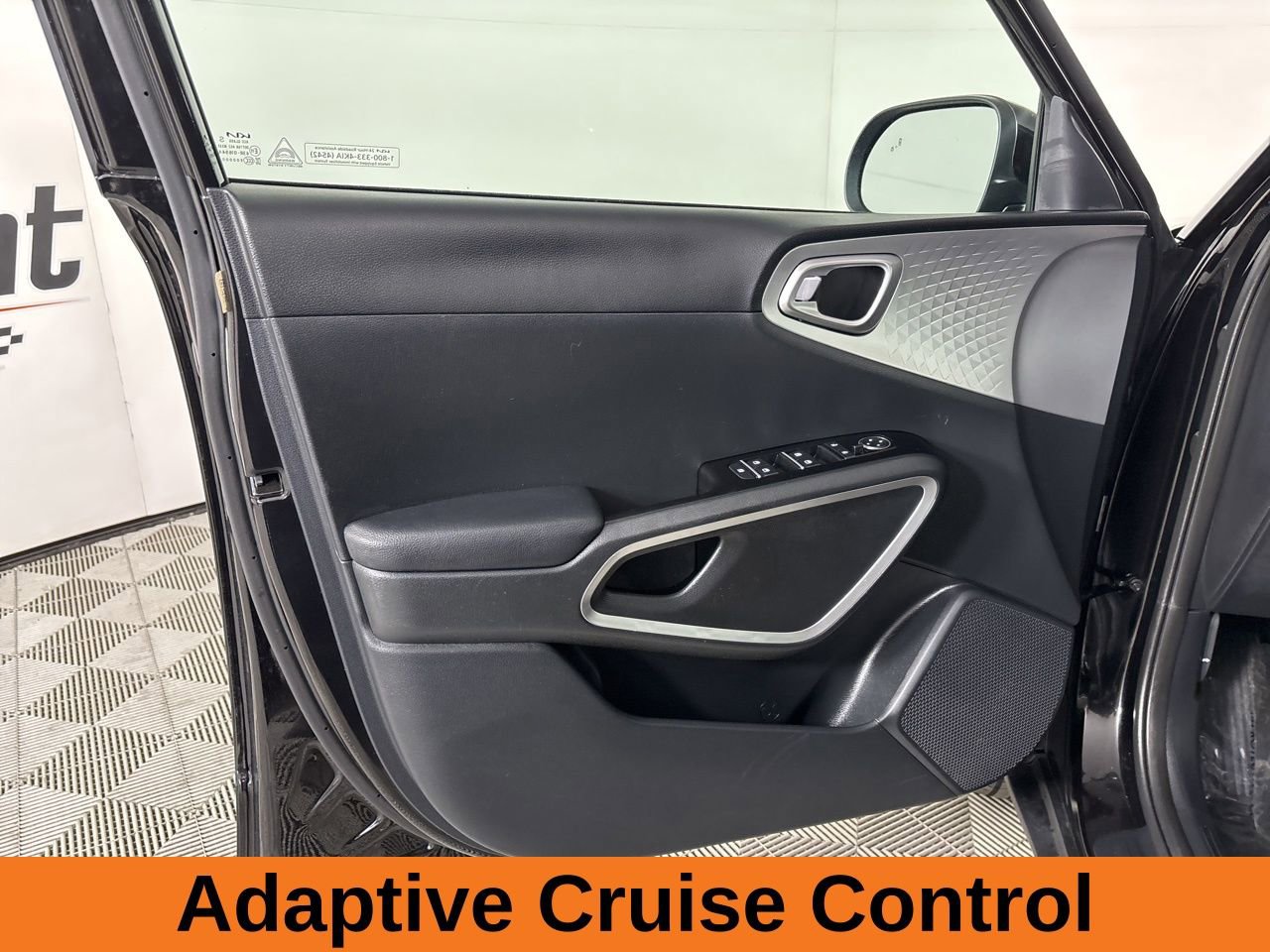 Used 2025 Kia Soul LX image 8