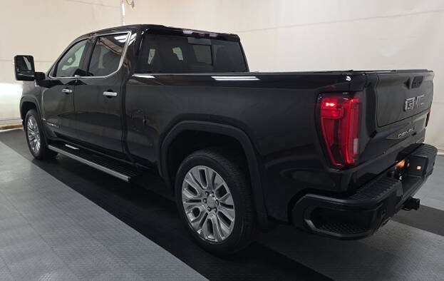 Used 2021 GMC Sierra 1500 Denali w/ Denali Ultimate Package AWD/4WD image 3