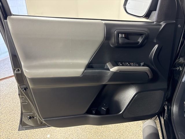 Used 2022 Toyota Tacoma SR5 w/ Technology Package RWD image 20