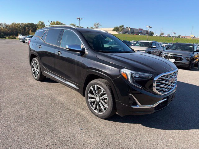 Used 2018 GMC Terrain Denali w/ Comfort Package AWD/4WD image 2