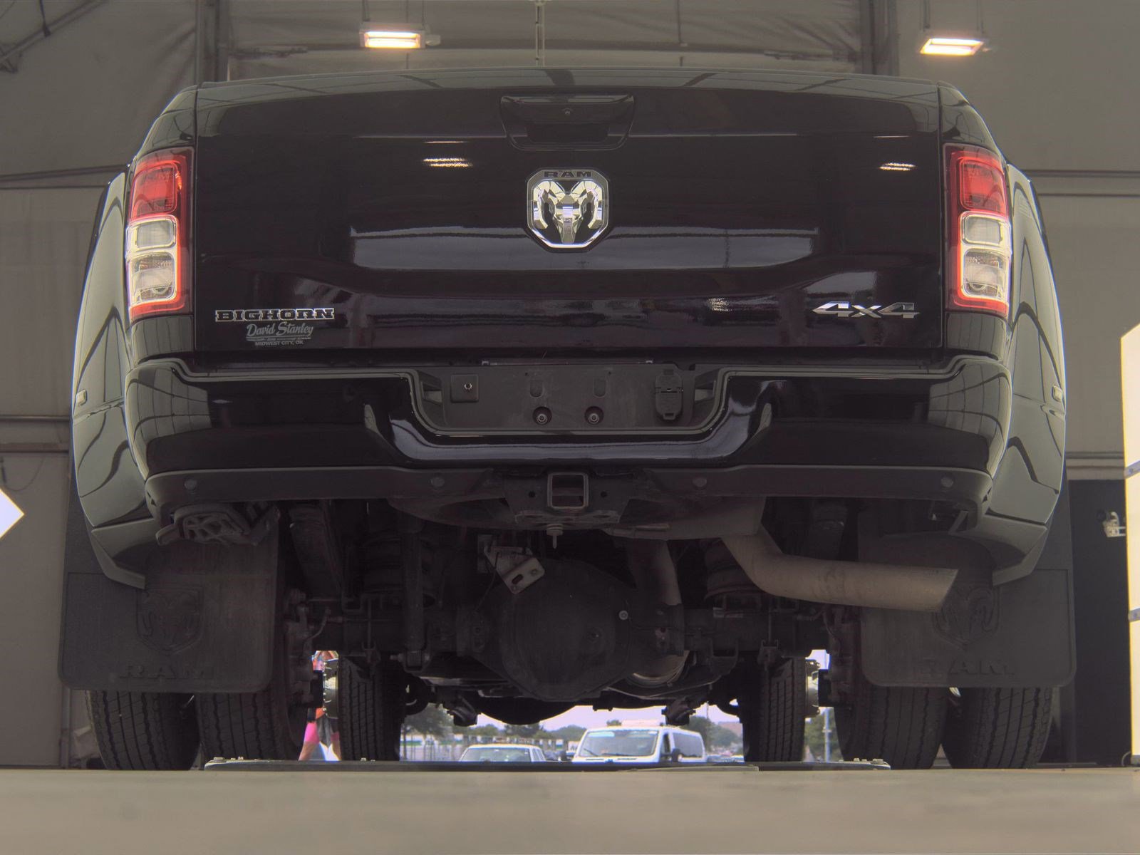 Used 2024 RAM 3500 Big Horn w/ Sport Appearance Package AWD/4WD image 8