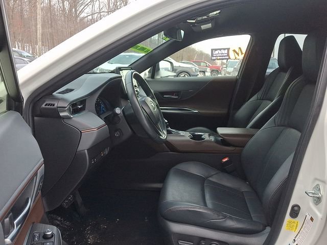 Used 2021 Toyota Venza XLE w/ Softex Package image 13