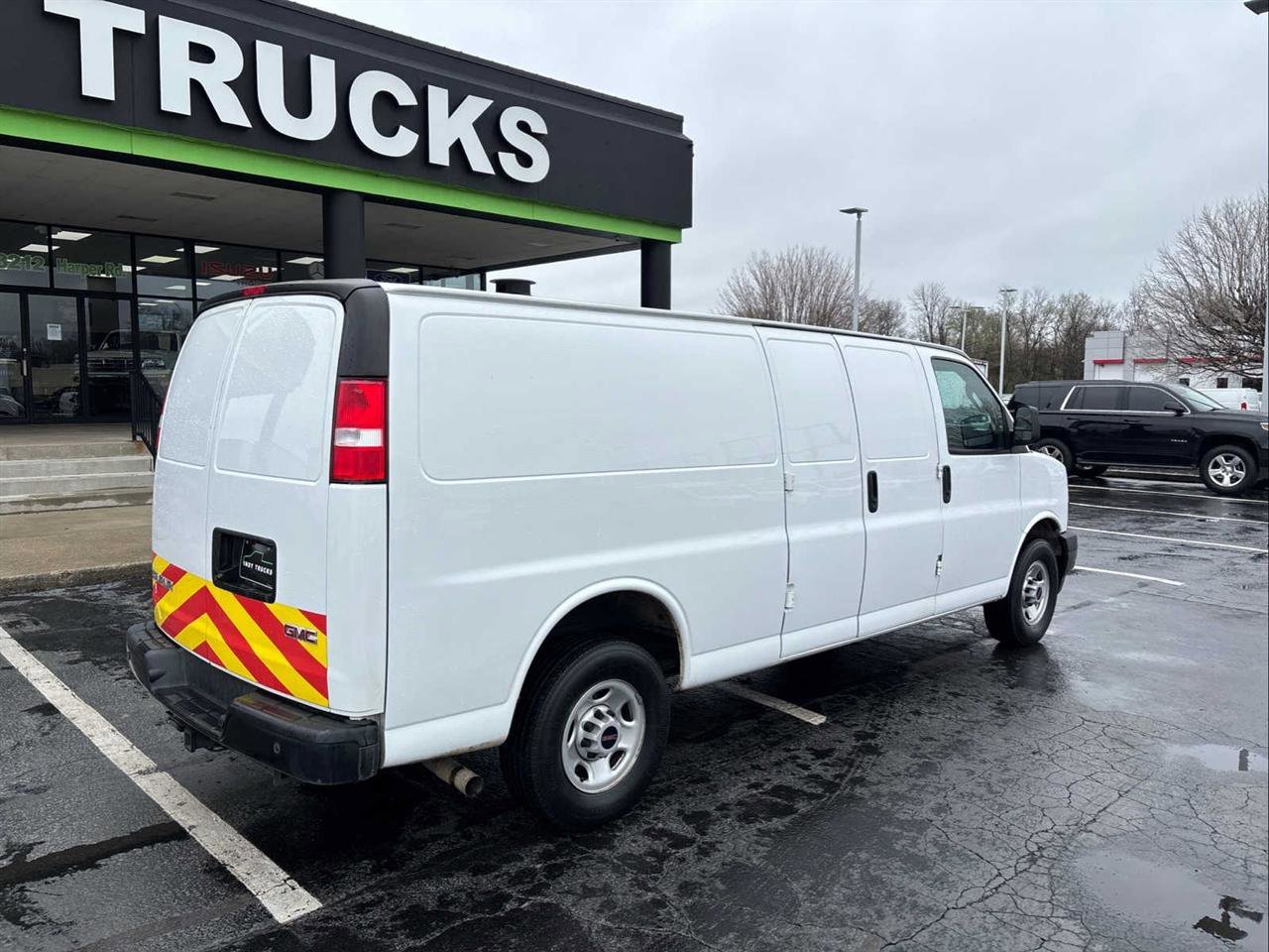 Used 2023 GMC Savana 2500 Extended w/ Driver Convenience Package image 8