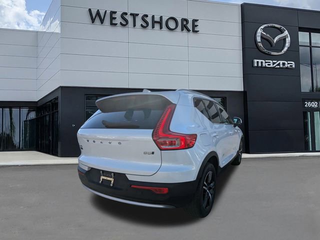 Used 2023 Volvo XC40 B5 Plus image 3