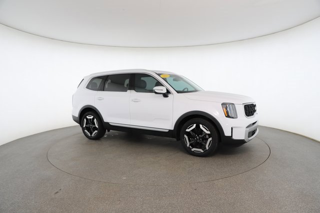 Used 2023 Kia Telluride EX w/ EX Captain's Chair Package image 25