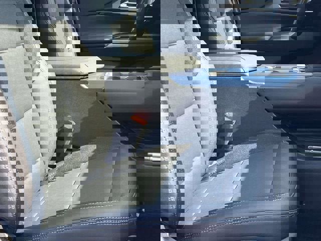 New 2025 Chevrolet Equinox EV LT image 18