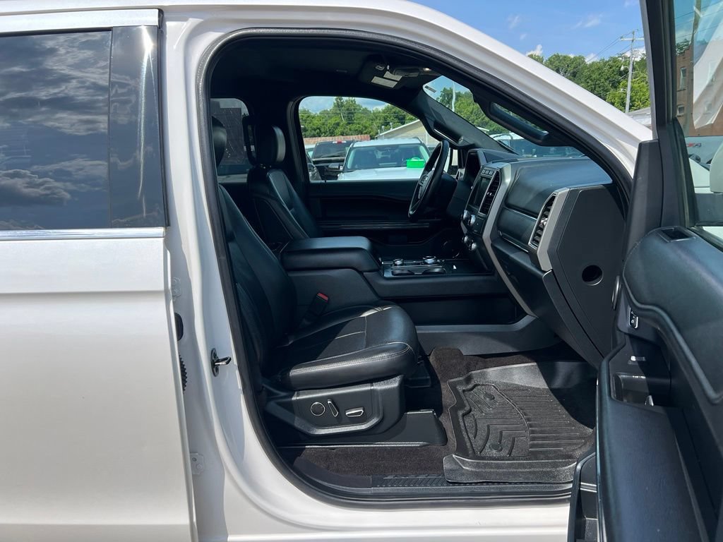 Used 2019 Ford Expedition Max XLT w/ Equipment Group 202A AWD/4WD image 22