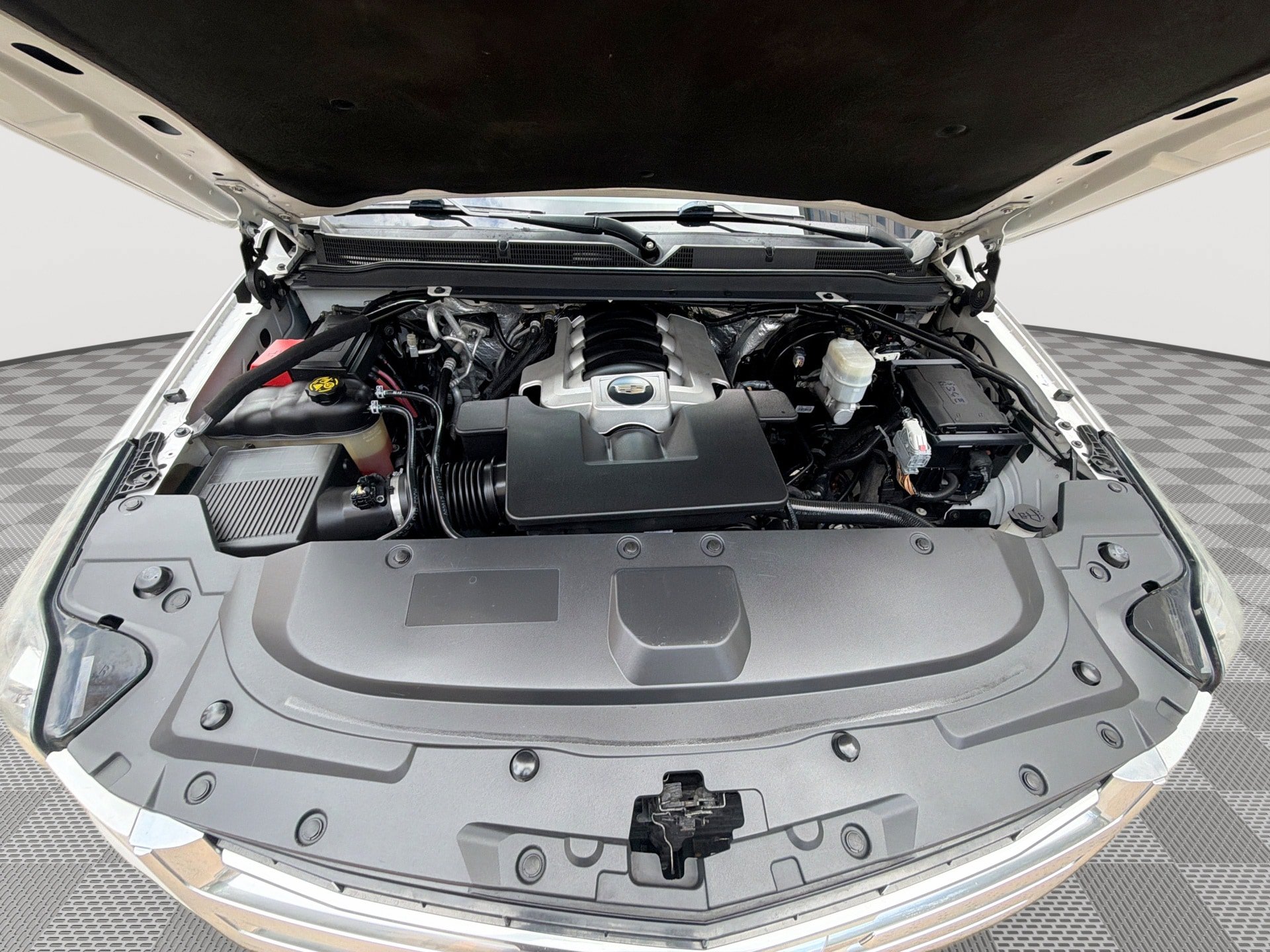 Used 2018 Cadillac Escalade ESV Platinum RWD image 18