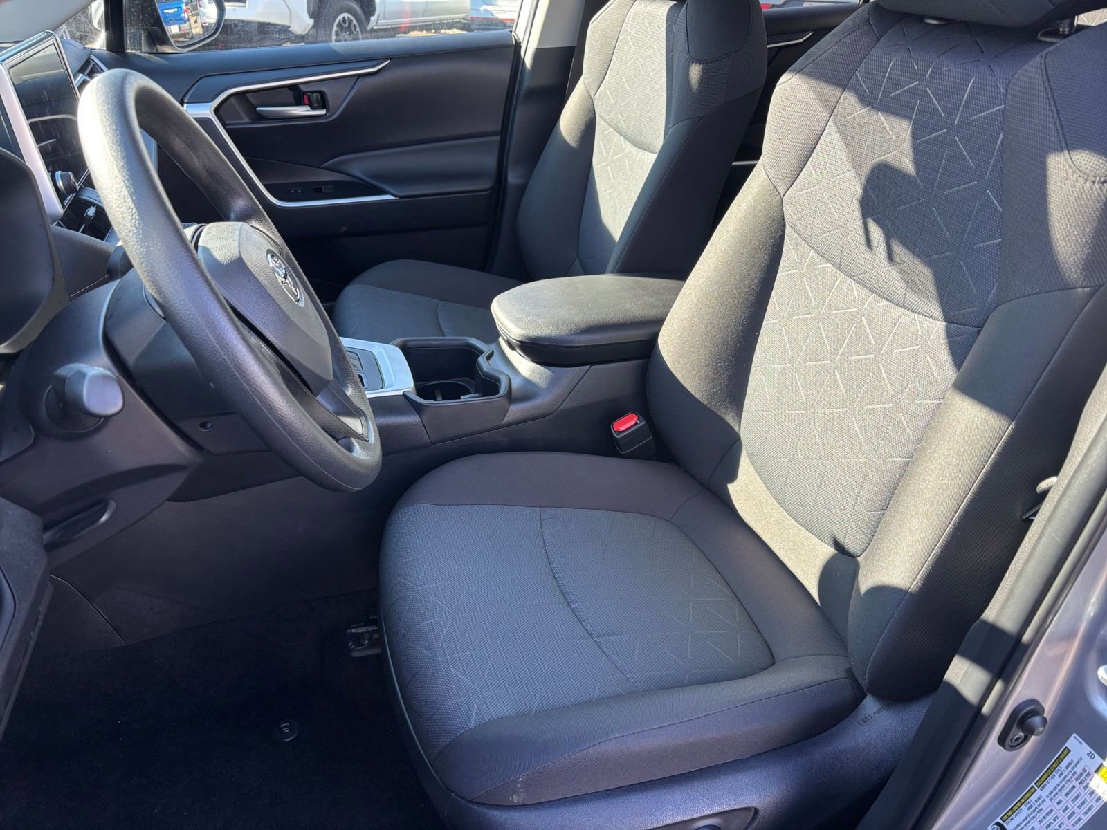 Used 2025 Toyota RAV4 XLE image 34