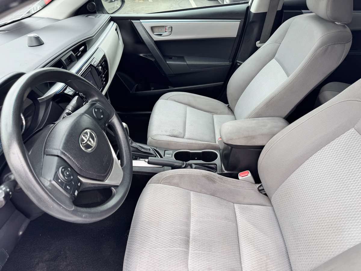 Used 2016 Toyota Corolla LE FWD image 31
