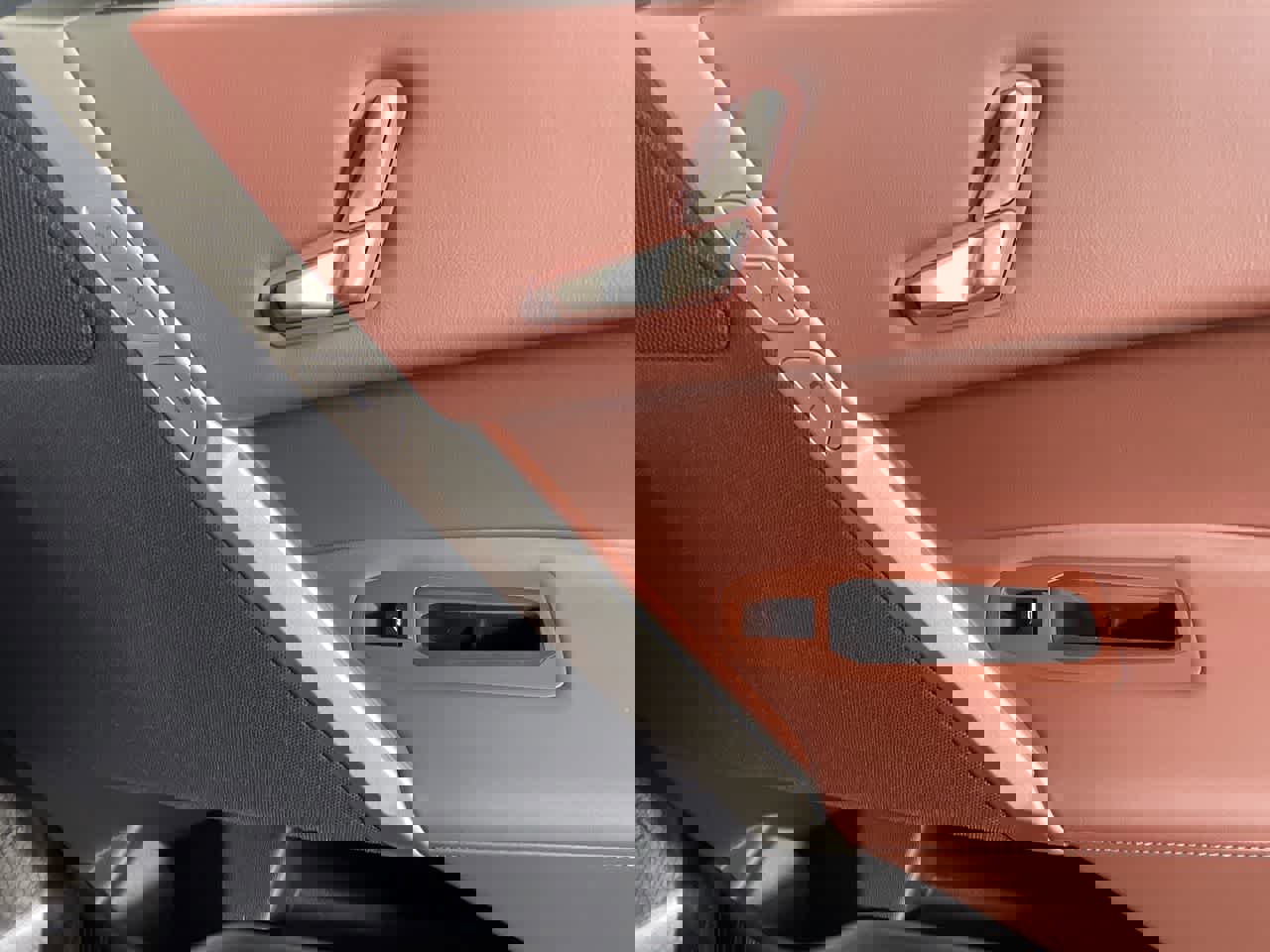 Used 2023 BMW iX xDrive50 w/ Sport Package image 16