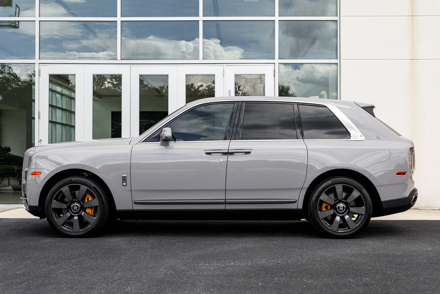 Certified 2024 Rolls-Royce Cullinan w/ Interior Detailing Package AWD/4WD image 7