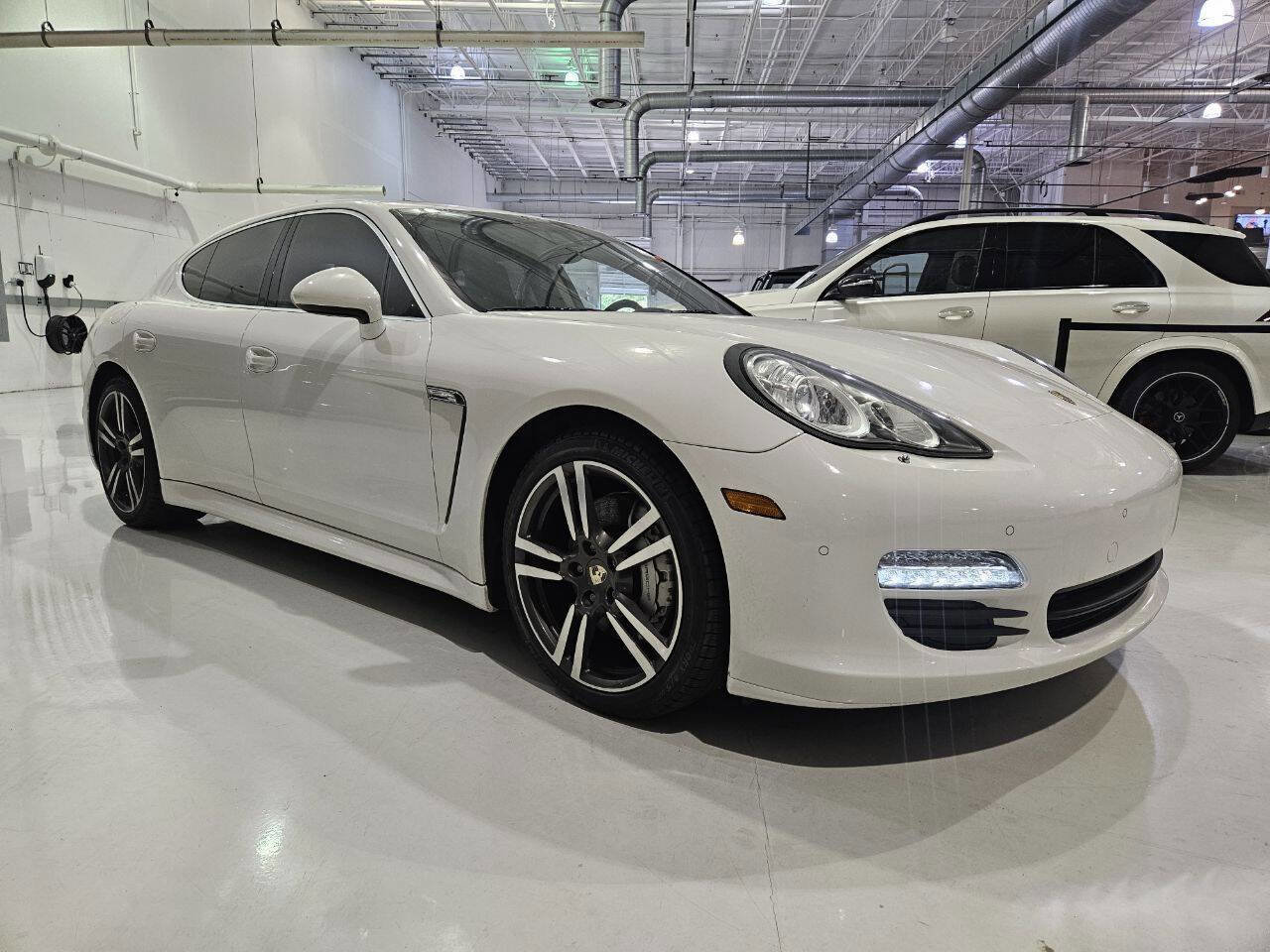Used 2010 Porsche Panamera S image 10
