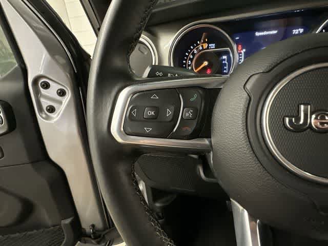 Used 2018 Jeep Wrangler Unlimited Sahara AWD/4WD image 8